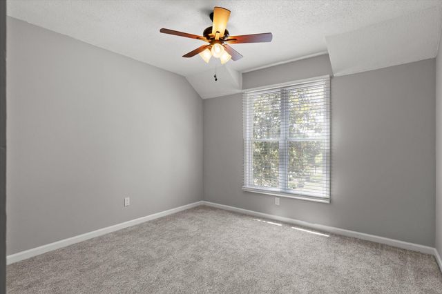 7709 Diamondhead Drive, Ooltewah, TN 37363