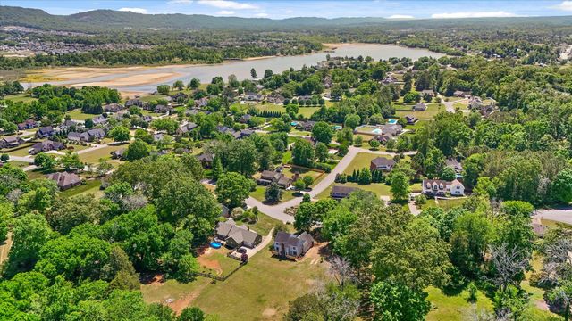 7709 Diamondhead Drive, Ooltewah, TN 37363