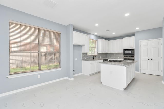 19 Long Springs Place, The Woodlands, TX 77382