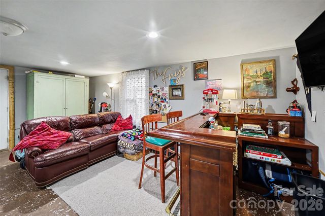 1528 S Point Road, Belmont, NC 28012