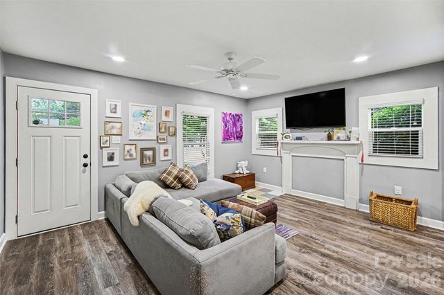 1528 S Point Road, Belmont, NC 28012