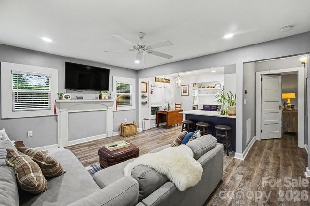 1528 S Point Road, Belmont, NC 28012