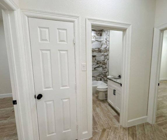 107 County Road 3372, Cleveland, TX 77327