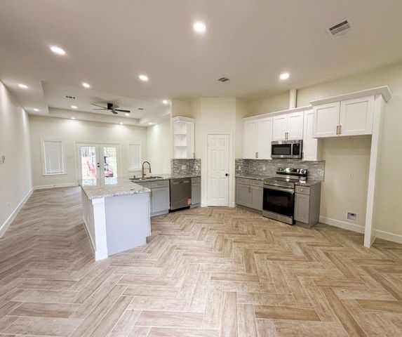 107 County Road 3372, Cleveland, TX 77327