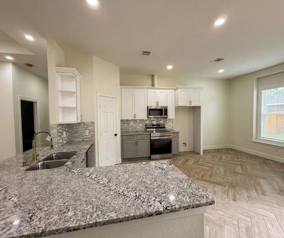 107 County Road 3372, Cleveland, TX 77327