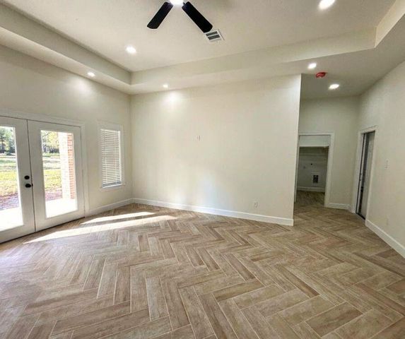 107 County Road 3372, Cleveland, TX 77327