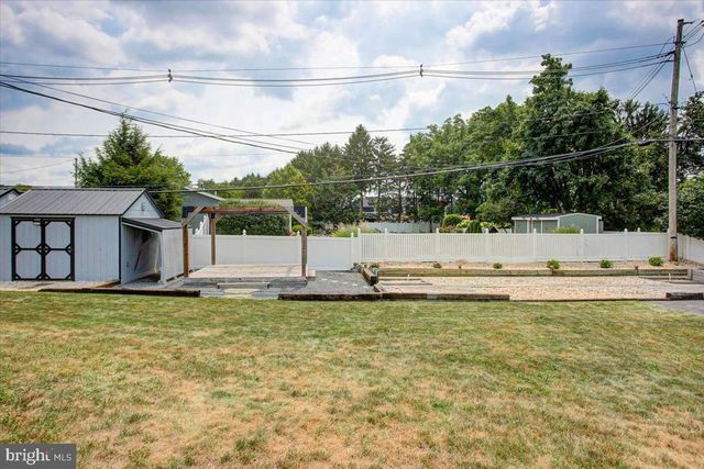 1020 BRANDON DR, Chambersburg, PA 17201