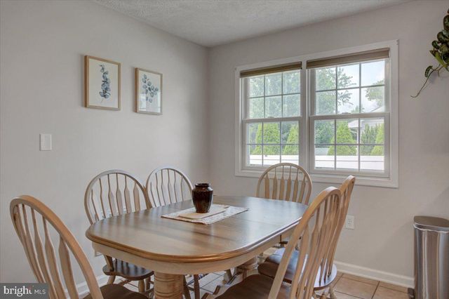 1020 BRANDON DR, Chambersburg, PA 17201