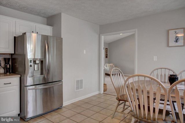 1020 BRANDON DR, Chambersburg, PA 17201