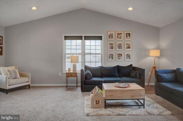 1020 BRANDON DR, Chambersburg, PA 17201