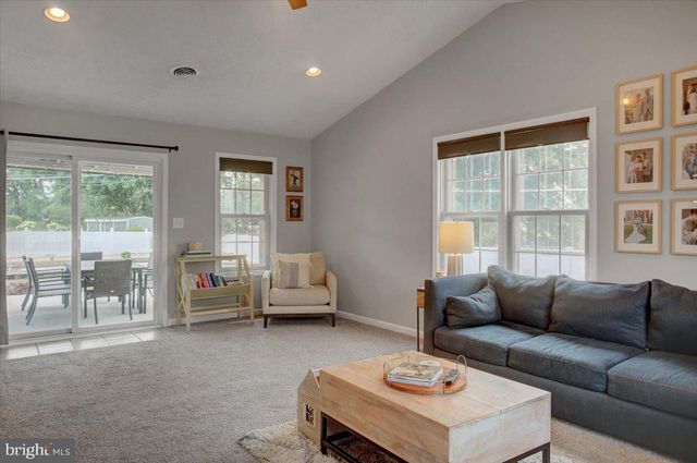 1020 BRANDON DR, Chambersburg, PA 17201