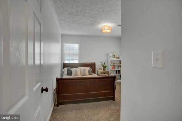 1020 BRANDON DR, Chambersburg, PA 17201
