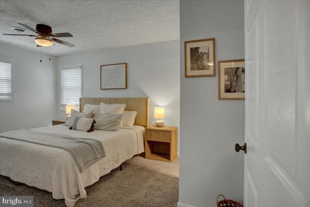 1020 BRANDON DR, Chambersburg, PA 17201