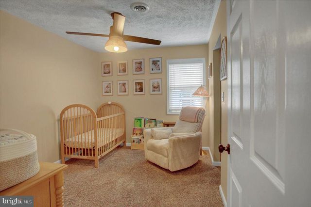 1020 BRANDON DR, Chambersburg, PA 17201