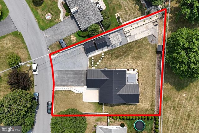 1020 BRANDON DR, Chambersburg, PA 17201