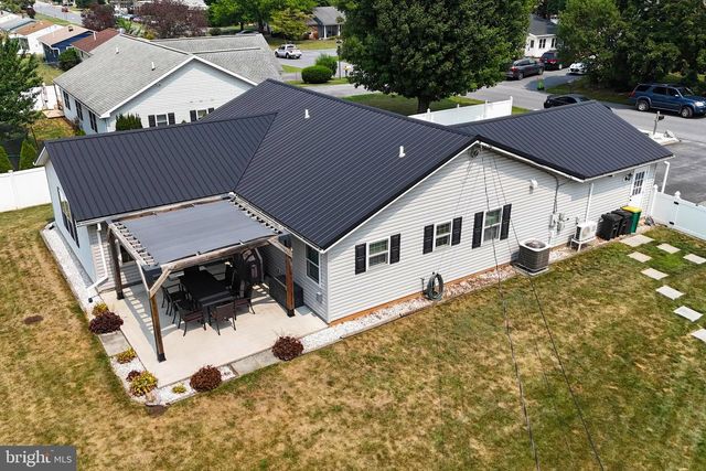1020 BRANDON DR, Chambersburg, PA 17201