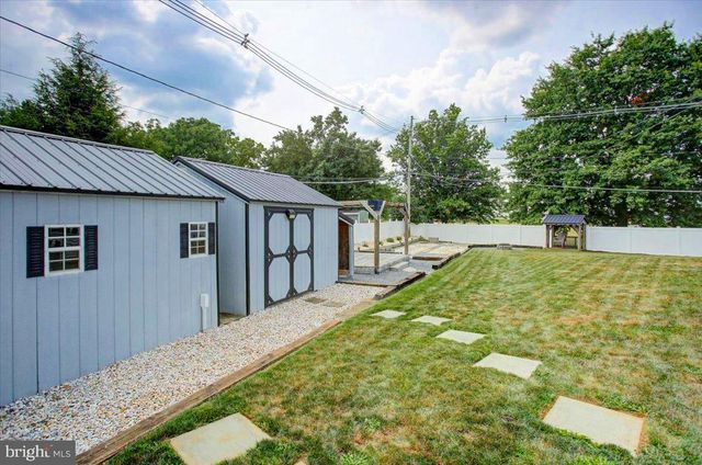 1020 BRANDON DR, Chambersburg, PA 17201