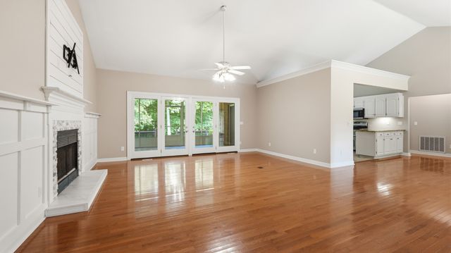 419 Laurel Crown Rd, Manchester, TN 37355