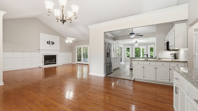 419 Laurel Crown Rd, Manchester, TN 37355