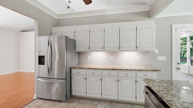 419 Laurel Crown Rd, Manchester, TN 37355