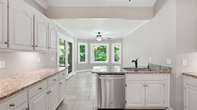 419 Laurel Crown Rd, Manchester, TN 37355