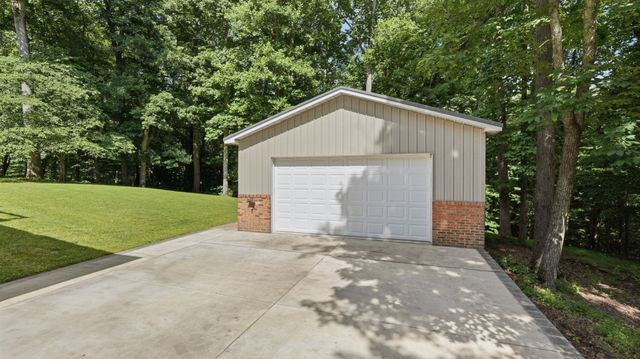 419 Laurel Crown Rd, Manchester, TN 37355