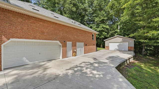 419 Laurel Crown Rd, Manchester, TN 37355