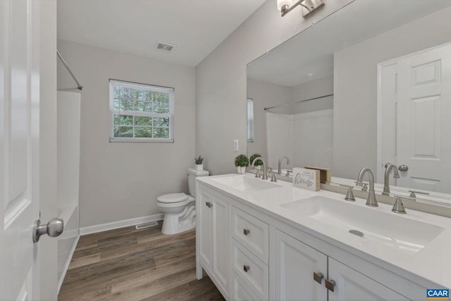 8 JENNINGS DR, Palmyra, VA 22963