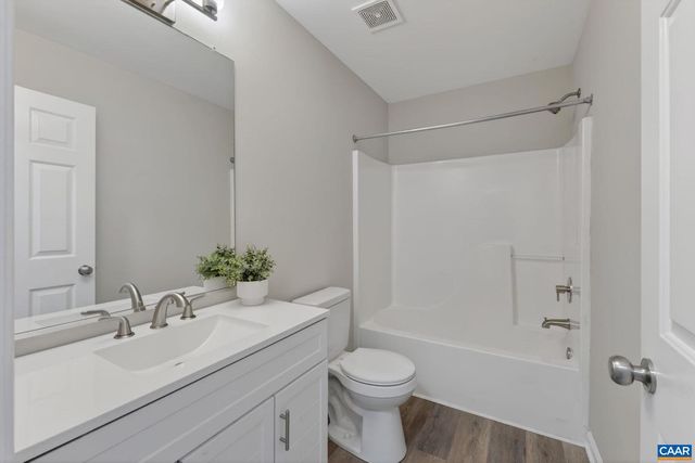 8 JENNINGS DR, Palmyra, VA 22963