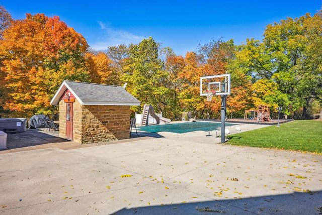 1444 Blue Jay Road, Heath, OH 43056