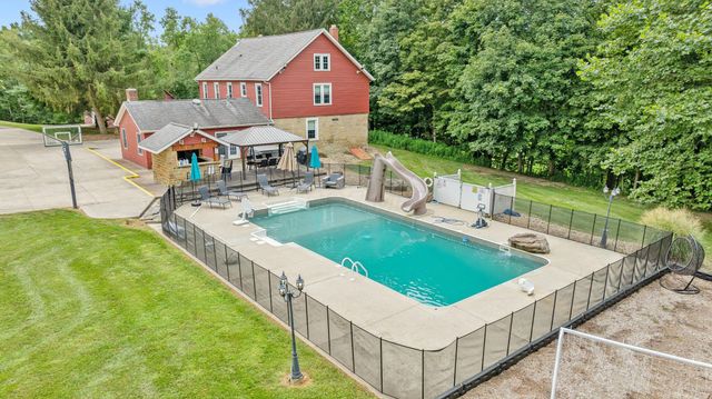 1444 Blue Jay Road, Heath, OH 43056