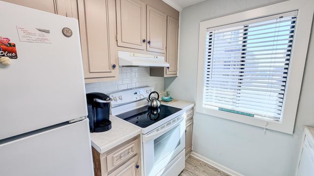 202 Maison Dr Apt L104, Myrtle Beach, SC 29572
