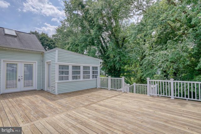 25 LOCUST ST, Earleville, MD 21919