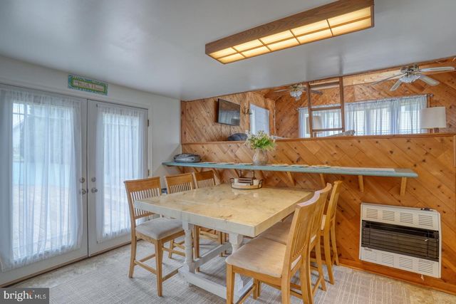 25 LOCUST ST, Earleville, MD 21919