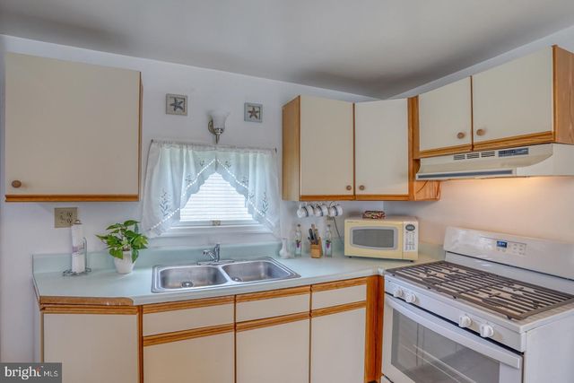 25 LOCUST ST, Earleville, MD 21919