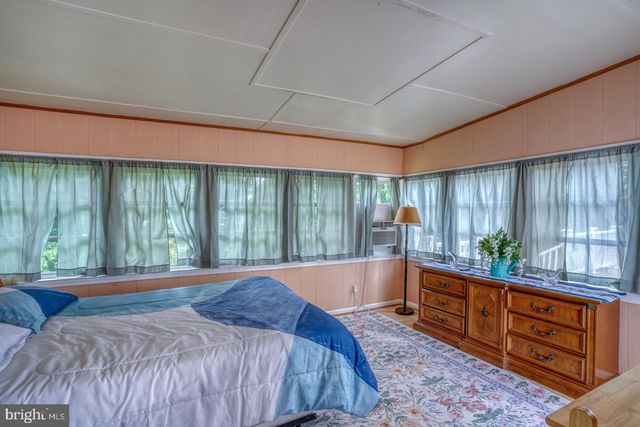 25 LOCUST ST, Earleville, MD 21919