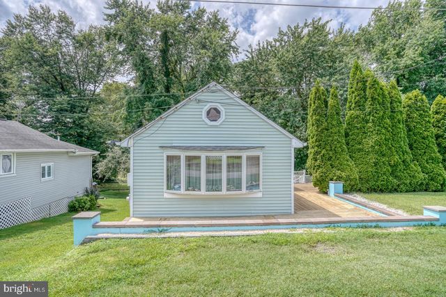 25 LOCUST ST, Earleville, MD 21919
