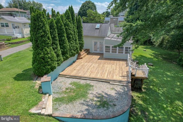 25 LOCUST ST, Earleville, MD 21919