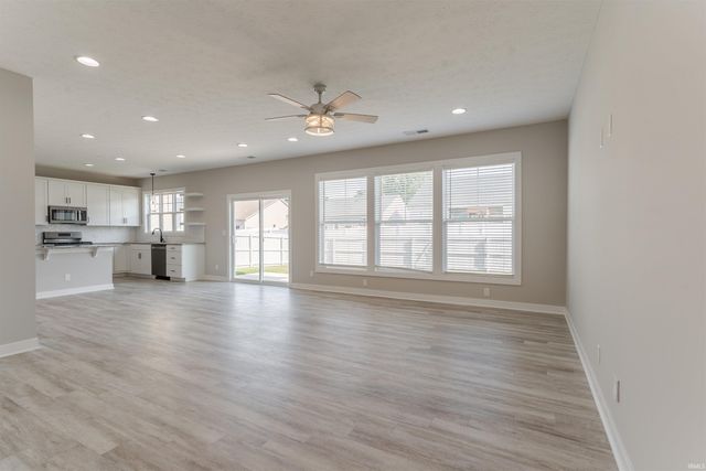 2748 Kincheloe Court, Evansville, IN 47725