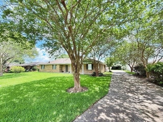 200 Pamela Place, Thibodaux, LA 70301