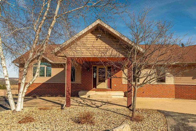 N8875 Blue Vista Lane, New Glarus, WI 53574