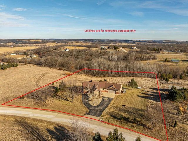 N8875 Blue Vista Lane, New Glarus, WI 53574