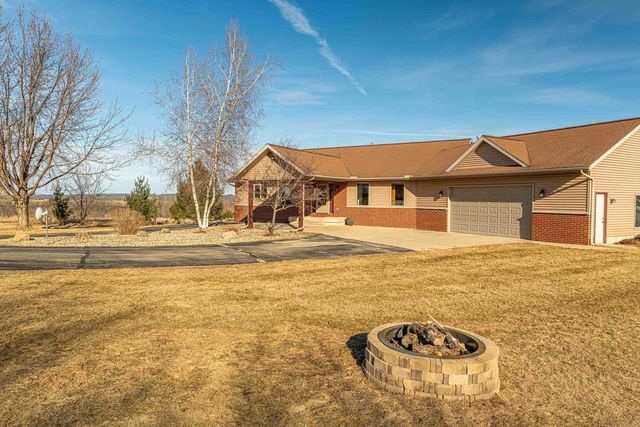 N8875 Blue Vista Lane, New Glarus, WI 53574