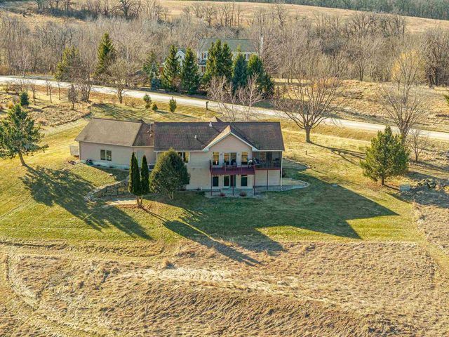 N8875 Blue Vista Lane, New Glarus, WI 53574