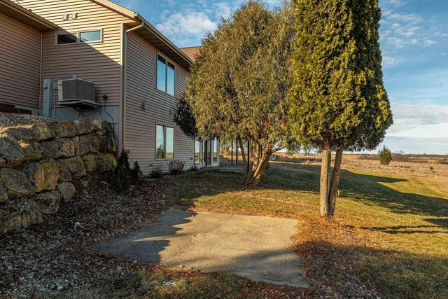 N8875 Blue Vista Lane, New Glarus, WI 53574