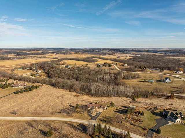 N8875 Blue Vista Lane, New Glarus, WI 53574