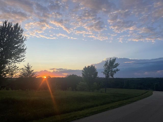 N8875 Blue Vista Lane, New Glarus, WI 53574