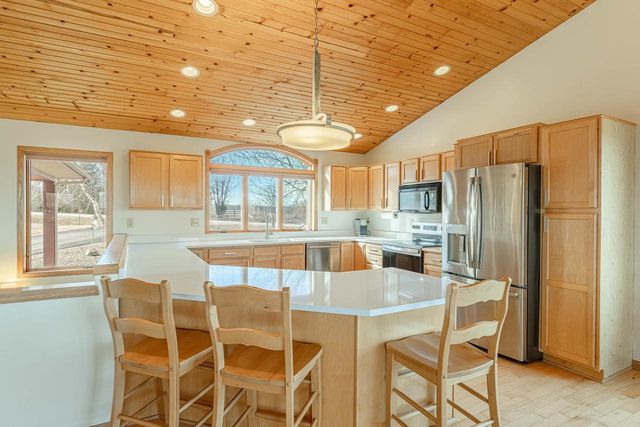 N8875 Blue Vista Lane, New Glarus, WI 53574