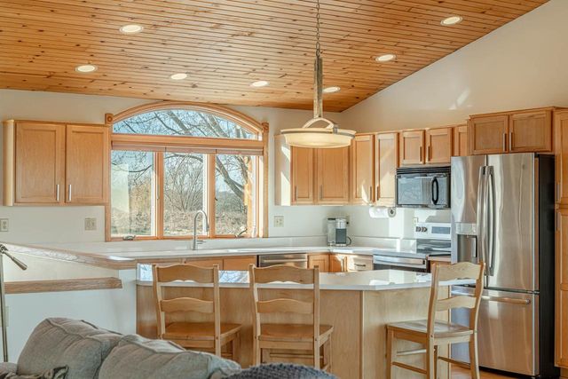 N8875 Blue Vista Lane, New Glarus, WI 53574