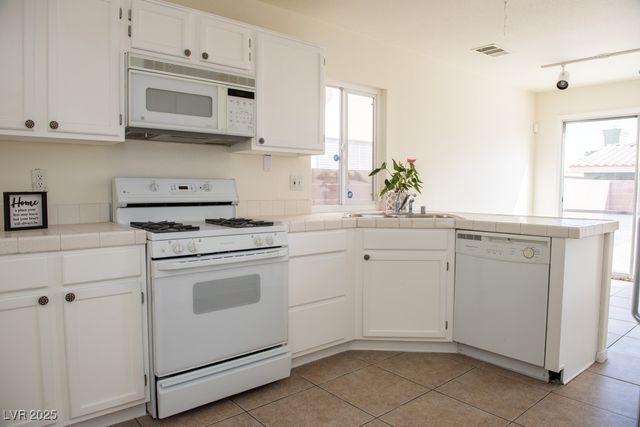 6984 Wineberry Drive, Las Vegas, NV 89119